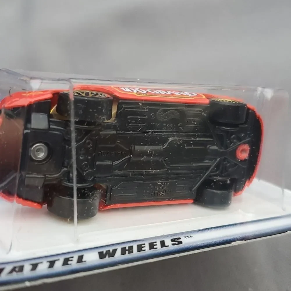 Hot Wheels Jaguar XK8 21318